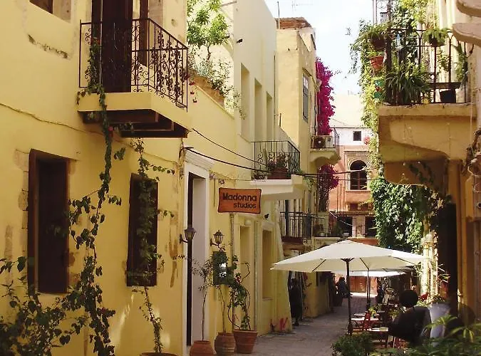 Madonna Pensjonat Chania (Crete)